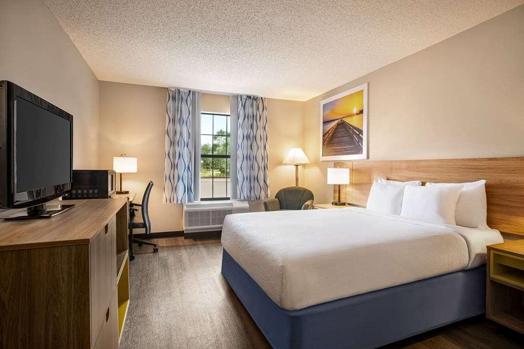 Days Inn By Wyndham Shallotte Room photo